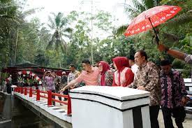 JEMBATAN PAMUNTUAN DIRESMIKAN, DIHARAPKAN TINGKATKAN EKONOMI MASYARAKAT