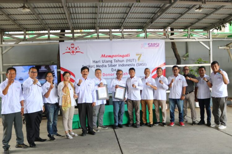 Semangat Persaudaraan: Potong Tumpeng dan Donor Darah Serentak di Perayaan HUT ke-7 SMSI