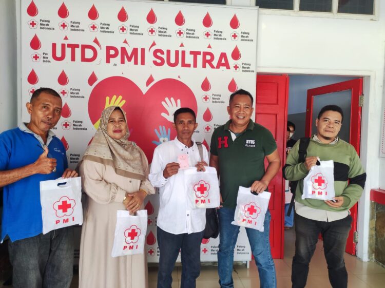 Meriahkan HUT ke-7, SMSI Sultra Gandeng PMI Gelar Donor Darah